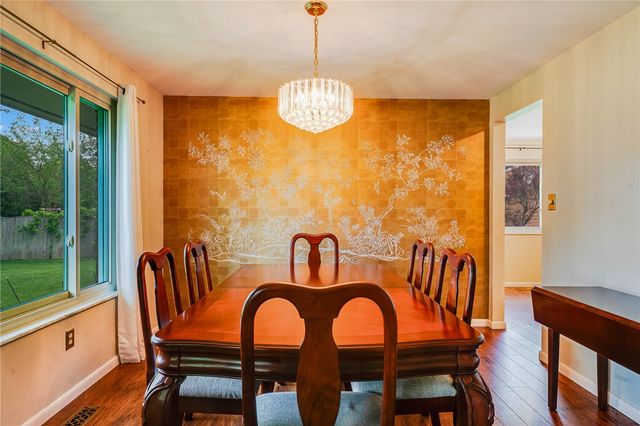1135 Clintshire Drive, Centerville, OH 45459