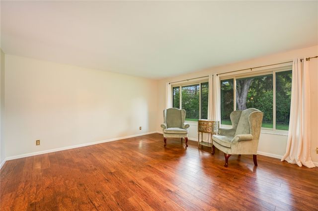 1135 Clintshire Drive, Centerville, OH 45459