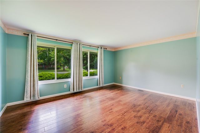 1135 Clintshire Drive, Centerville, OH 45459