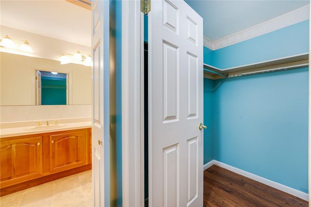 1135 Clintshire Drive, Centerville, OH 45459