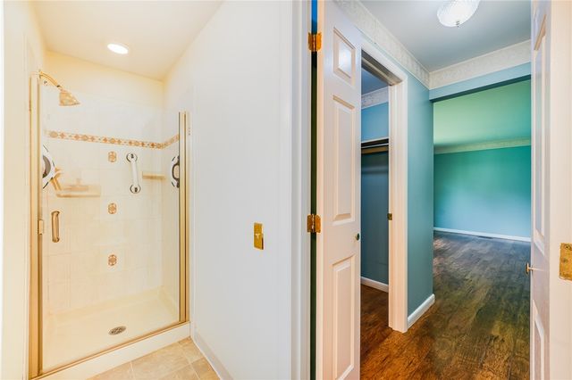 1135 Clintshire Drive, Centerville, OH 45459