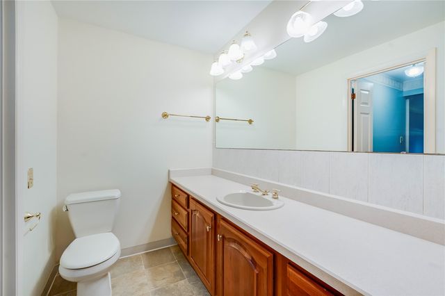 1135 Clintshire Drive, Centerville, OH 45459