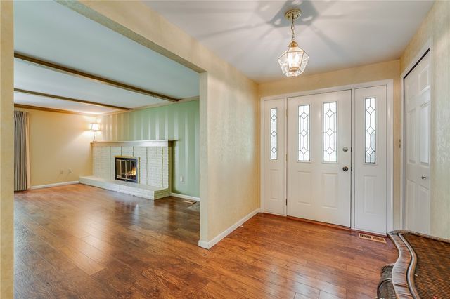 1135 Clintshire Drive, Centerville, OH 45459
