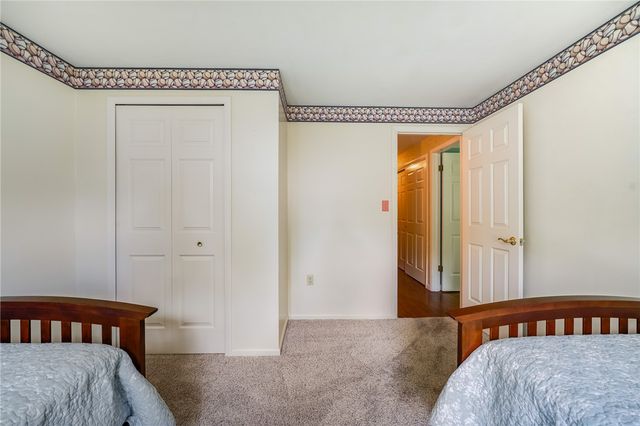 1135 Clintshire Drive, Centerville, OH 45459