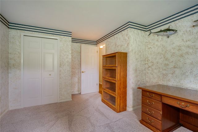 1135 Clintshire Drive, Centerville, OH 45459