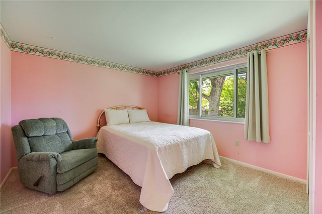 1135 Clintshire Drive, Centerville, OH 45459