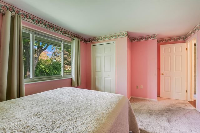 1135 Clintshire Drive, Centerville, OH 45459