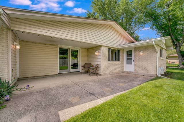 1135 Clintshire Drive, Centerville, OH 45459