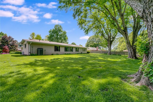 1135 Clintshire Drive, Centerville, OH 45459