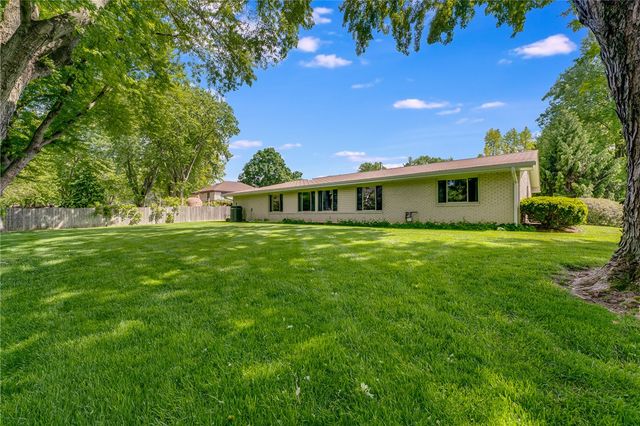 1135 Clintshire Drive, Centerville, OH 45459