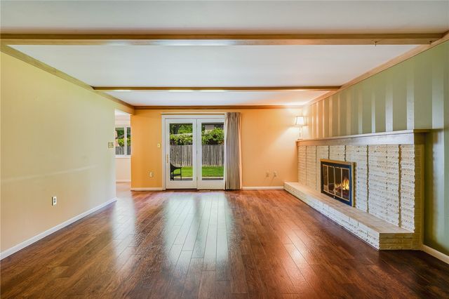 1135 Clintshire Drive, Centerville, OH 45459