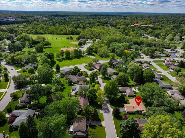1135 Clintshire Drive, Centerville, OH 45459