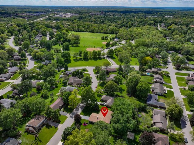 1135 Clintshire Drive, Centerville, OH 45459