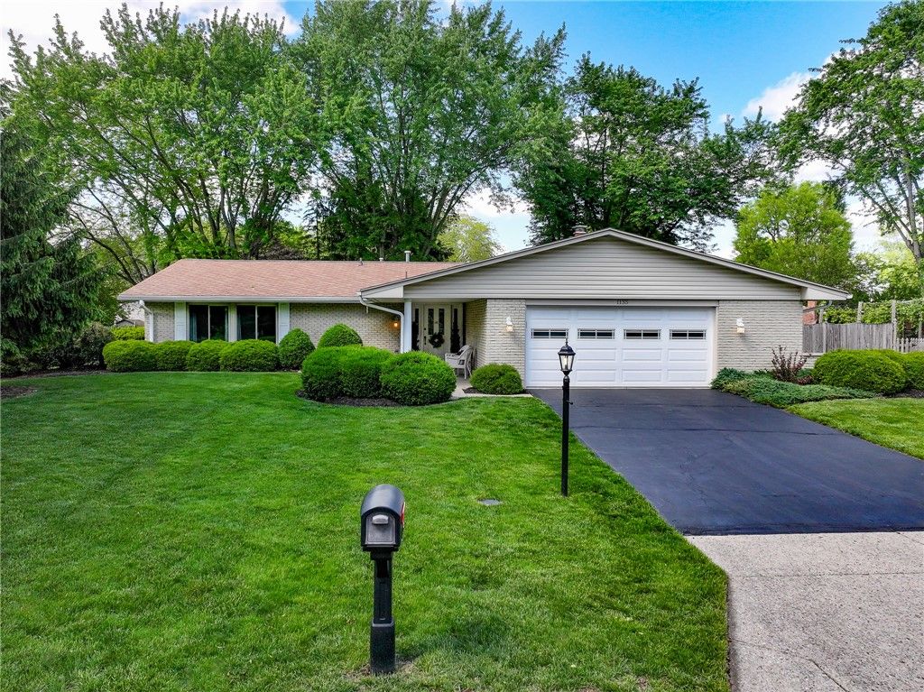 1135 Clintshire Drive, Centerville, OH 45459