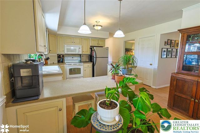 4535 Graystone Drive, Lower Nazareth Twp, PA 18064