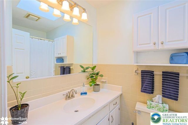 4535 Graystone Drive, Lower Nazareth Twp, PA 18064