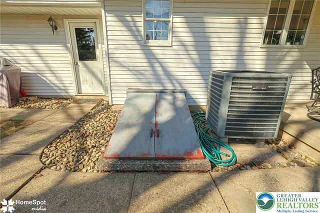 4535 Graystone Drive, Lower Nazareth Twp, PA 18064