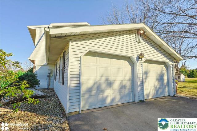 4535 Graystone Drive, Lower Nazareth Twp, PA 18064