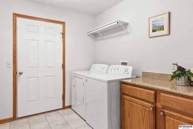 8661 N 162 Plaza, Bennington, NE 68007