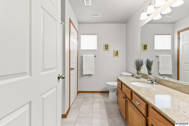 8661 N 162 Plaza, Bennington, NE 68007