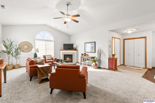 8661 N 162 Plaza, Bennington, NE 68007