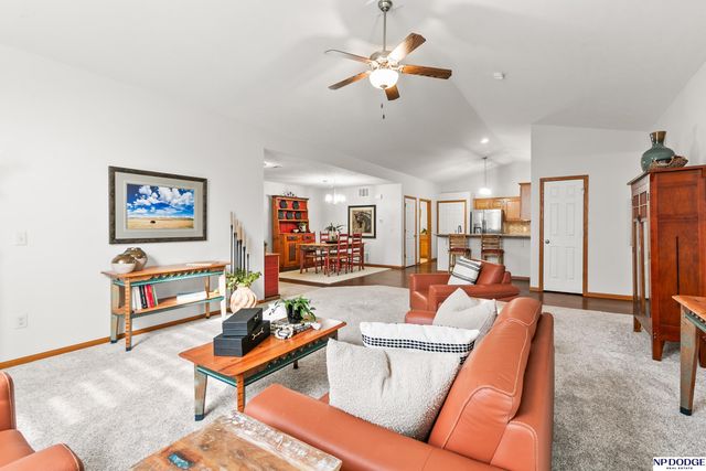 8661 N 162 Plaza, Bennington, NE 68007