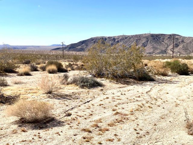 227 Sullivan Road, 29 Palms, CA 92277