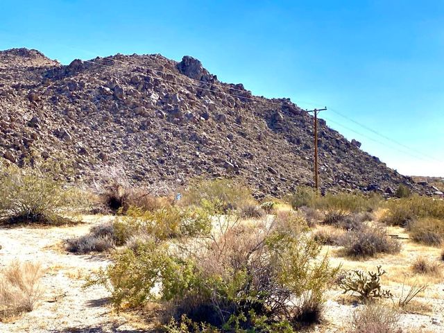 227 Sullivan Road, 29 Palms, CA 92277
