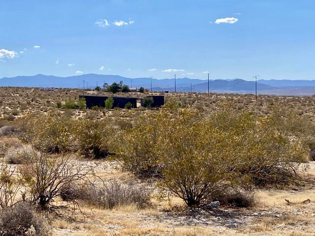 227 Sullivan Road, 29 Palms, CA 92277
