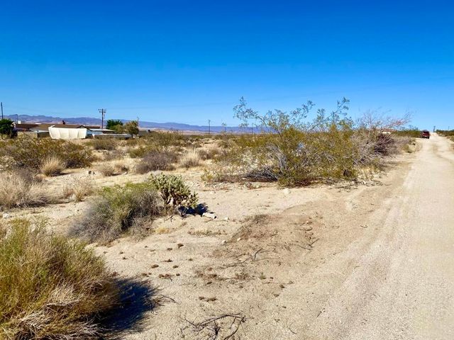 227 Sullivan Road, 29 Palms, CA 92277