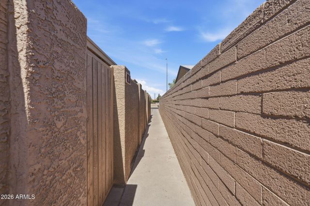 1415 N PLEASANT Drive, Chandler, AZ 85225