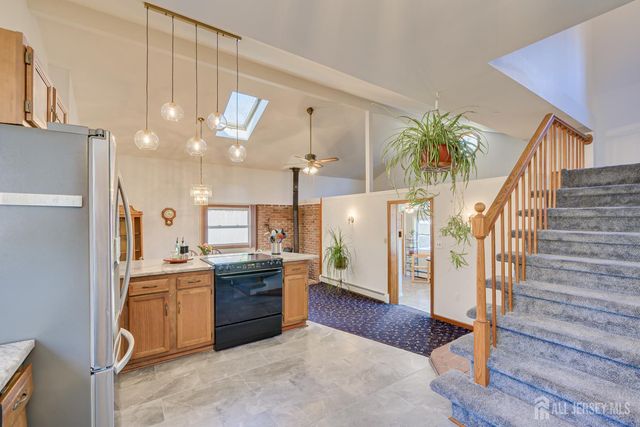 16 Skytop Road, Lebanon Twp, NJ 07853