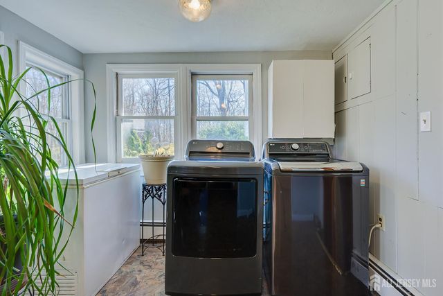 16 Skytop Road, Lebanon Twp, NJ 07853