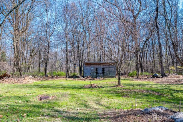 16 Skytop Road, Lebanon Twp, NJ 07853