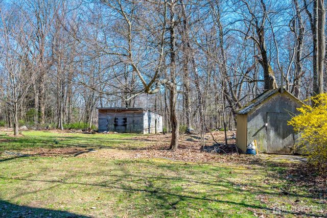 16 Skytop Road, Lebanon Twp, NJ 07853