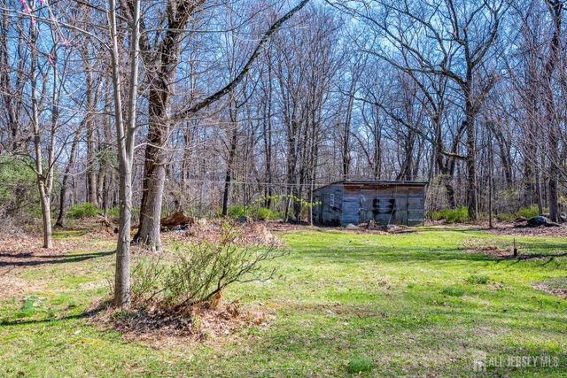 16 Skytop Road, Lebanon Twp, NJ 07853