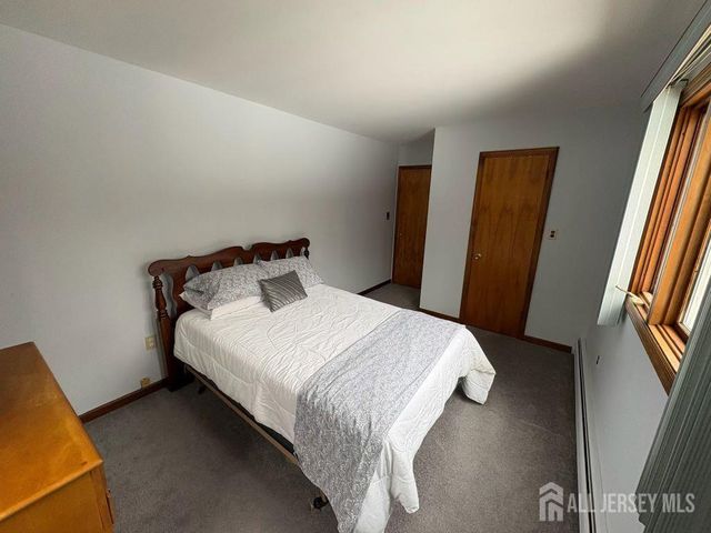 16 Skytop Road, Lebanon Twp, NJ 07853