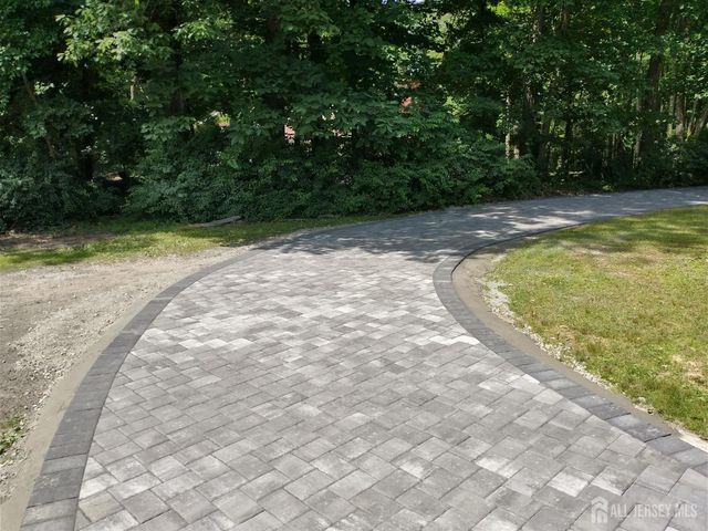 16 Skytop Road, Lebanon Twp, NJ 07853