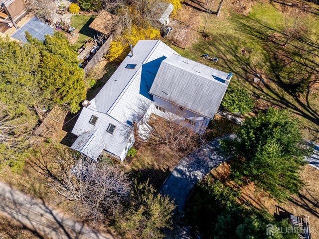 16 Skytop Road, Lebanon Twp, NJ 07853