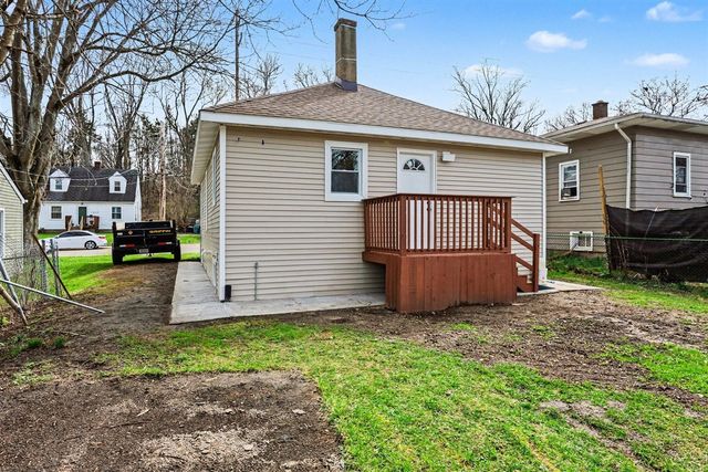 1215 Palmer Avenue, Kalamazoo, MI 49001