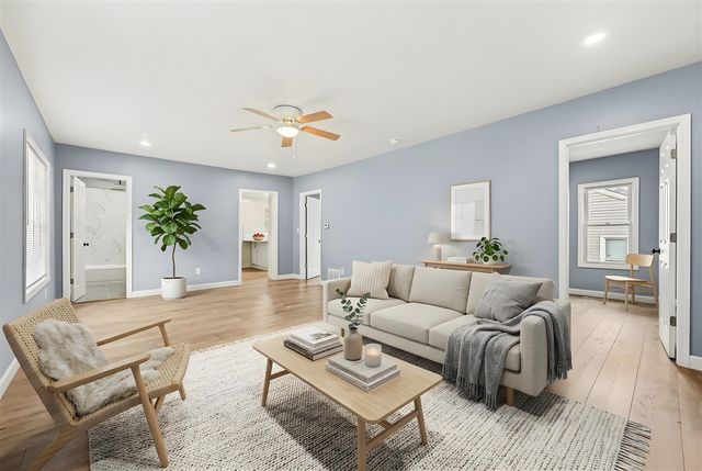 1215 Palmer Avenue, Kalamazoo, MI 49001