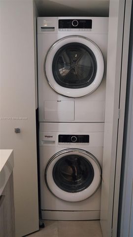 540 Brickell Key Dr 1711, Miami, FL 33131