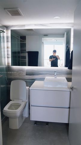 540 Brickell Key Dr 1711, Miami, FL 33131