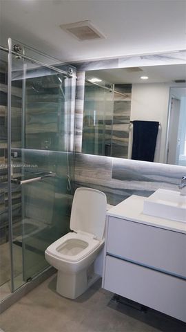 540 Brickell Key Dr 1711, Miami, FL 33131