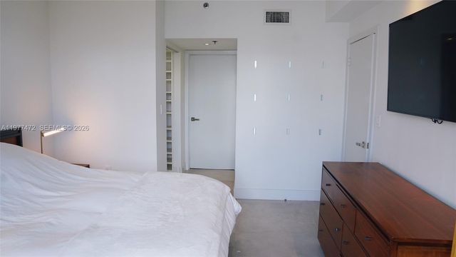 540 Brickell Key Dr 1711, Miami, FL 33131