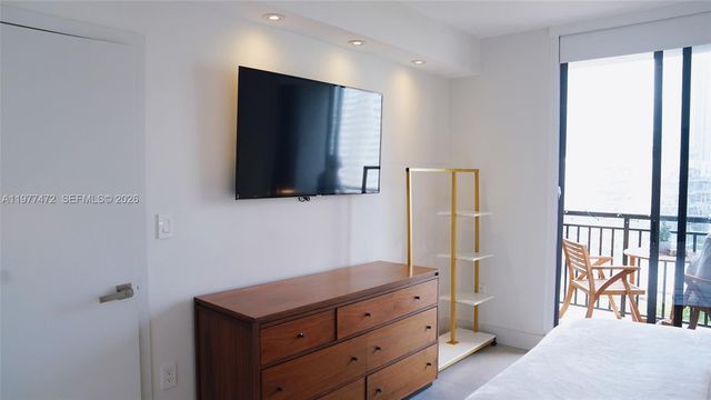 540 Brickell Key Dr 1711, Miami, FL 33131