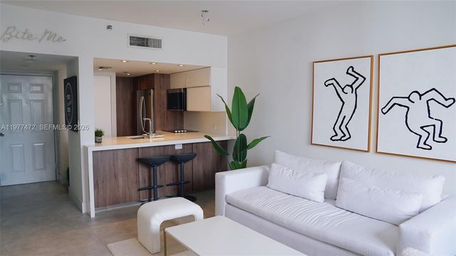 540 Brickell Key Dr 1711, Miami, FL 33131