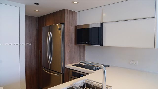 540 Brickell Key Dr 1711, Miami, FL 33131