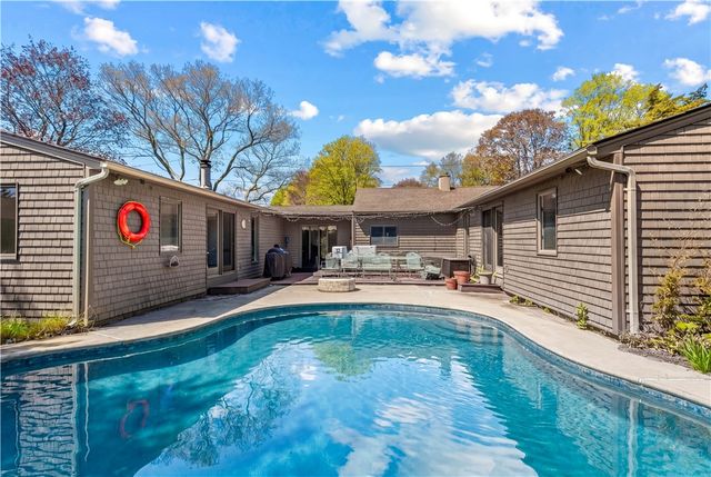 32 Ridge Road, Bristol, RI 02809