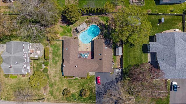 32 Ridge Road, Bristol, RI 02809